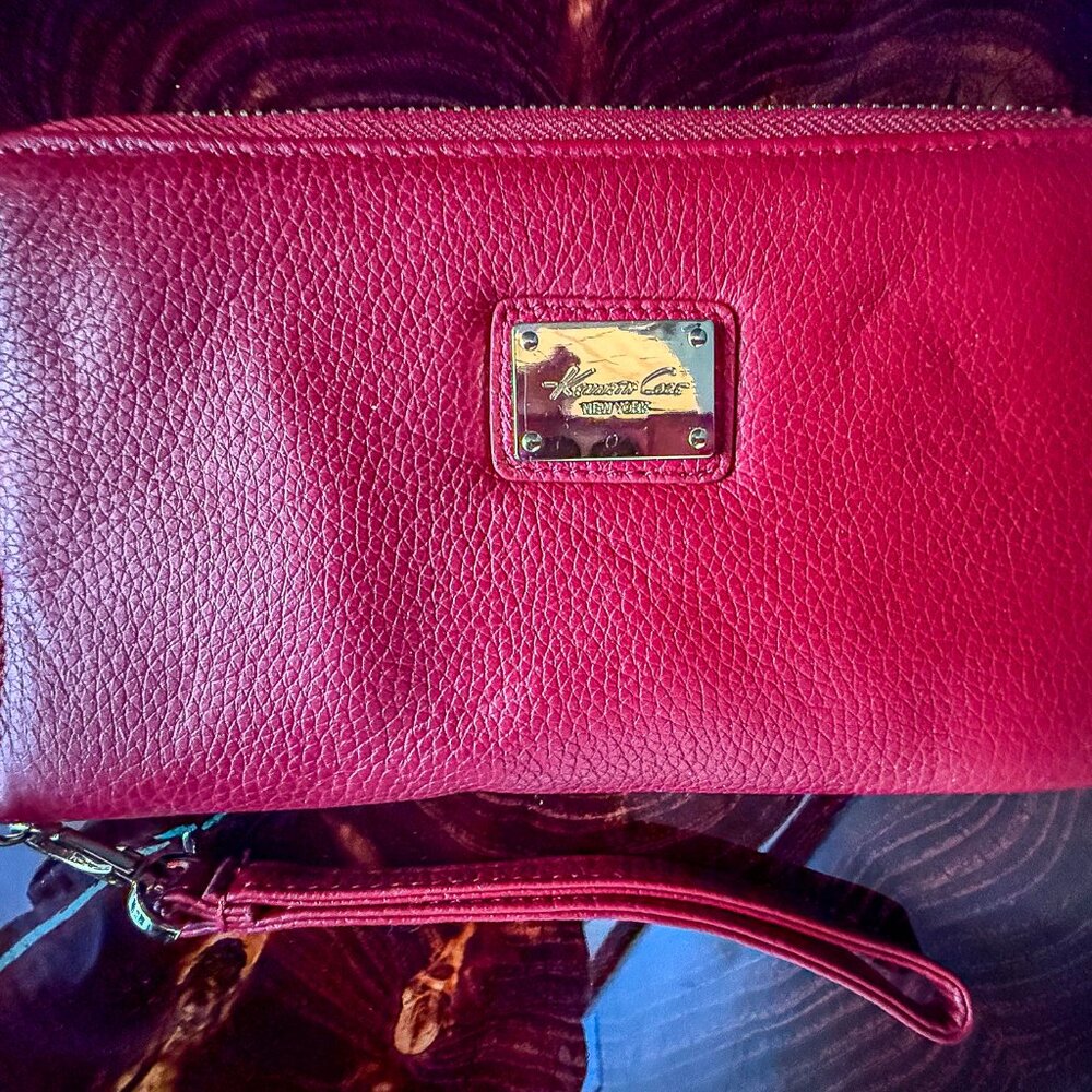 Kenneth Cole Zipper Wallet